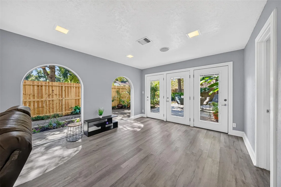 Photo of 1003 Villa Court Drive