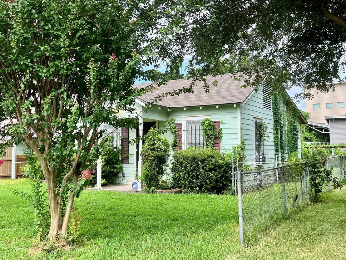 Photo of 2507 Couch Street