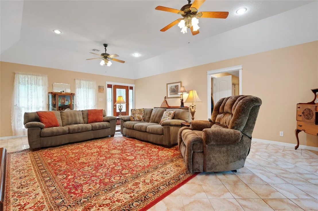 Photo of 27047 Holly Drive