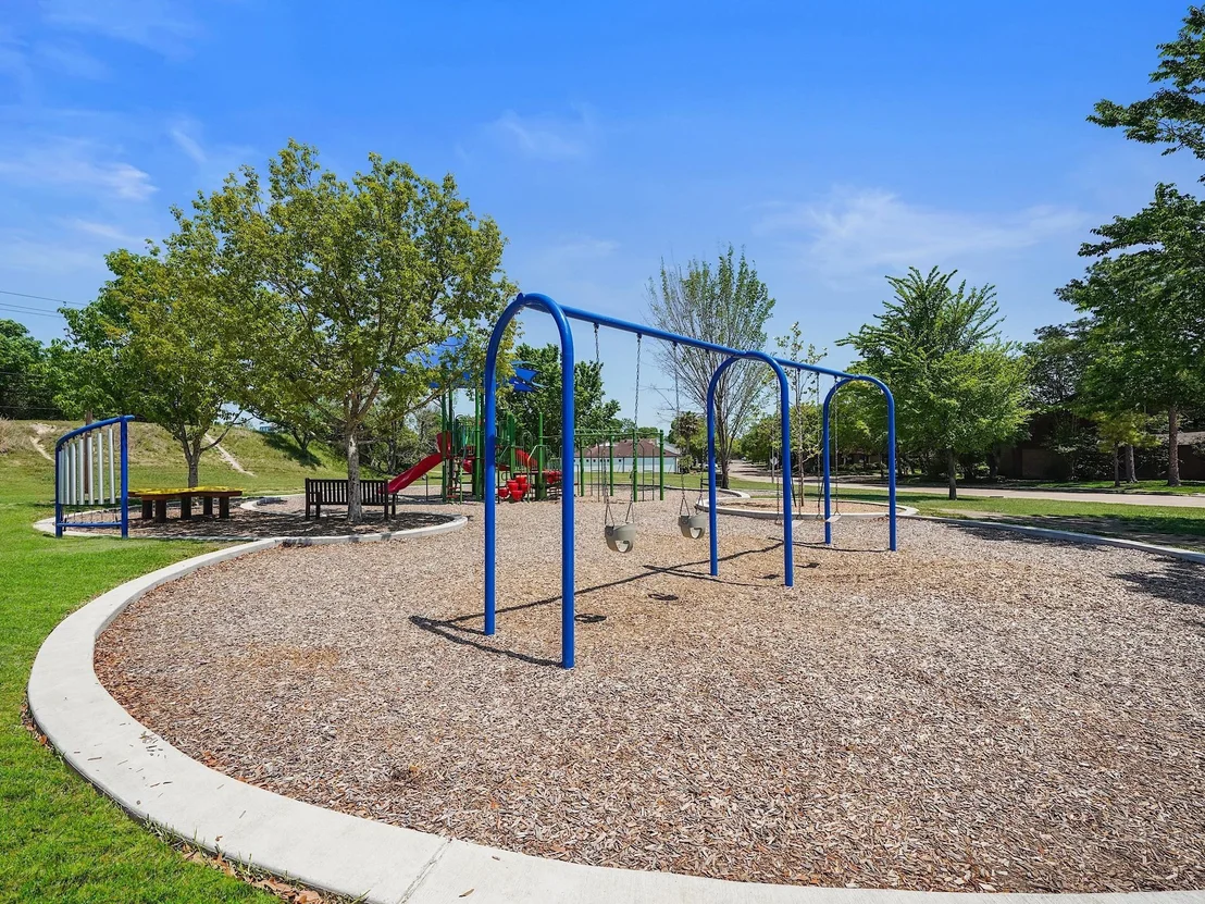 Photo of 910 Enclave Parkway