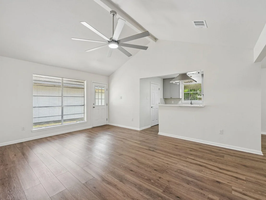 Photo of 7110 Log View Drive