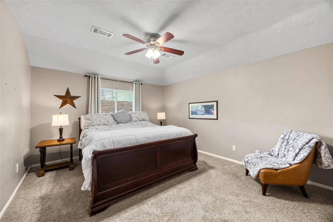 Photo of 21139 Wildcroft Drive