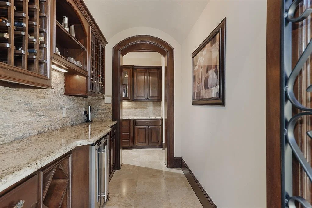 Photo of 6807 Pennwell