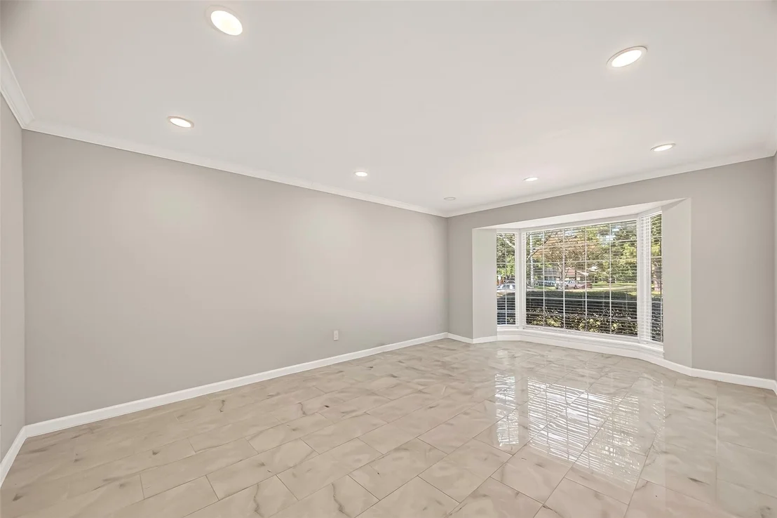 Photo of 418 N Wilcrest Drive