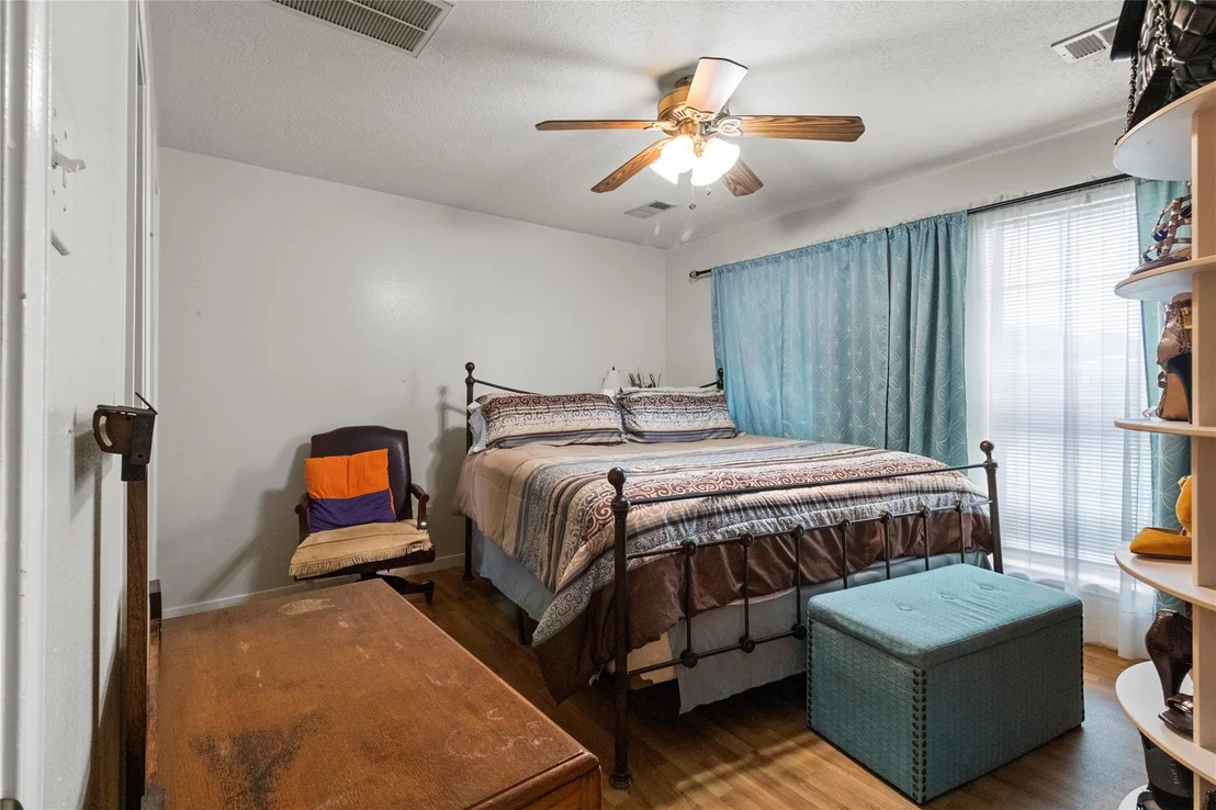 Photo of 5231 Honeyvine Drive