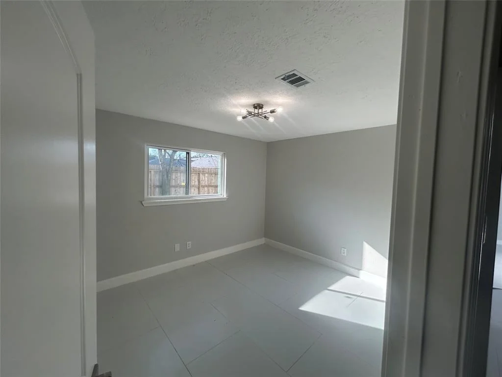 Photo of 6119 Fuller Street