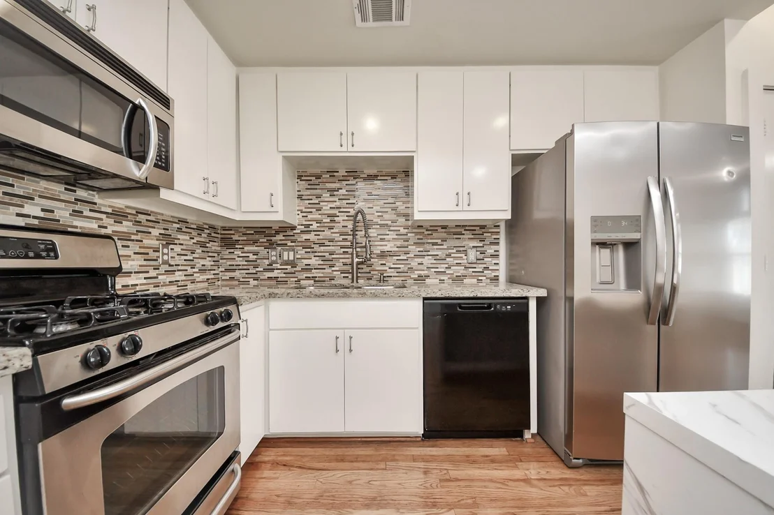 Photo of Unit 205 at 5941 South Loop E