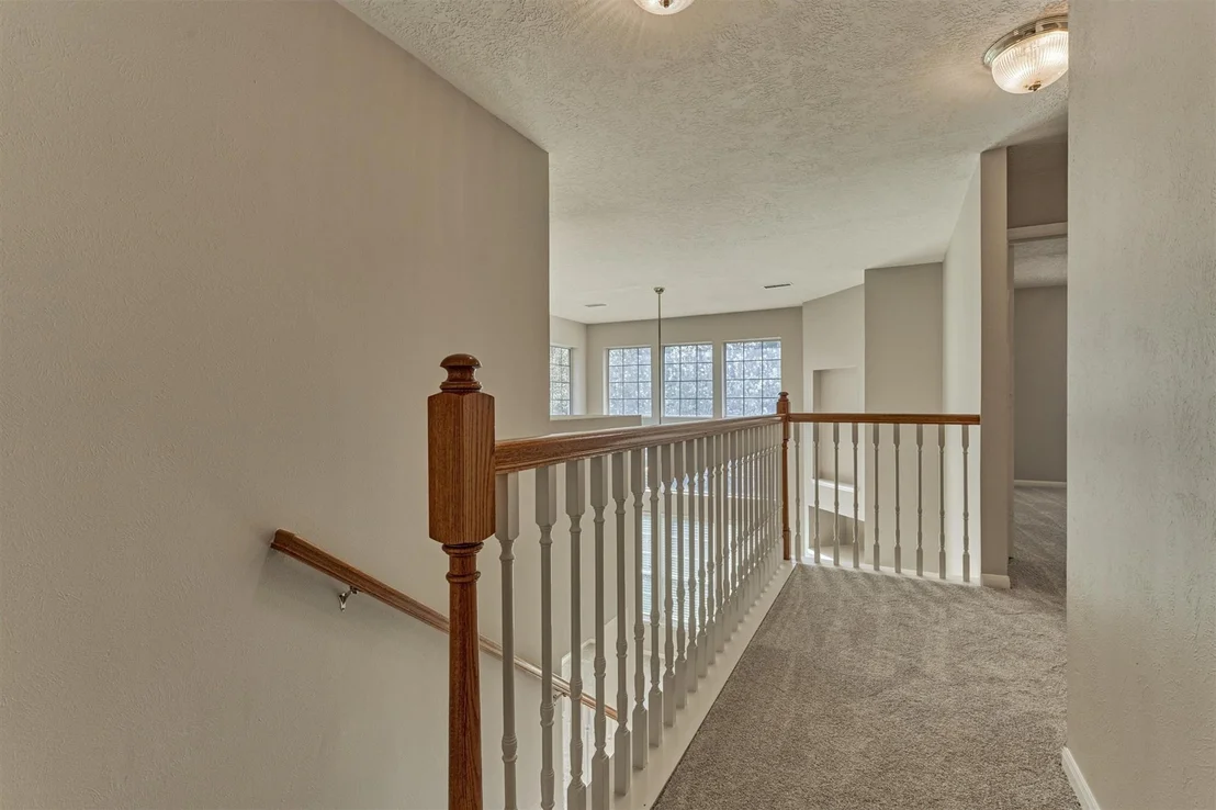 Photo of 31 Valley Oaks Circle
