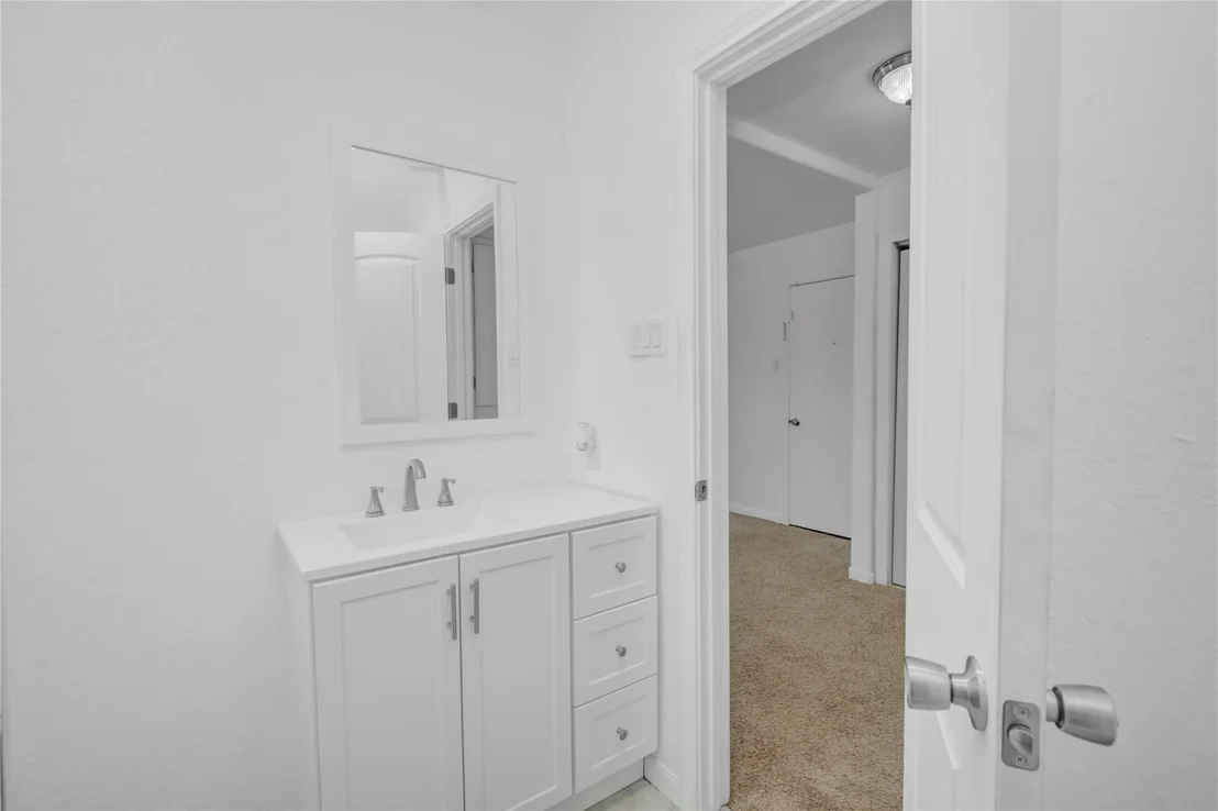 Photo of 1618 W 10th Street