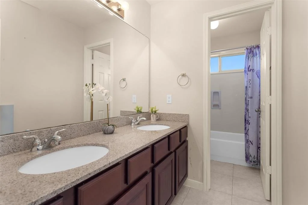 Photo of 2911 E Lake Falls Circle