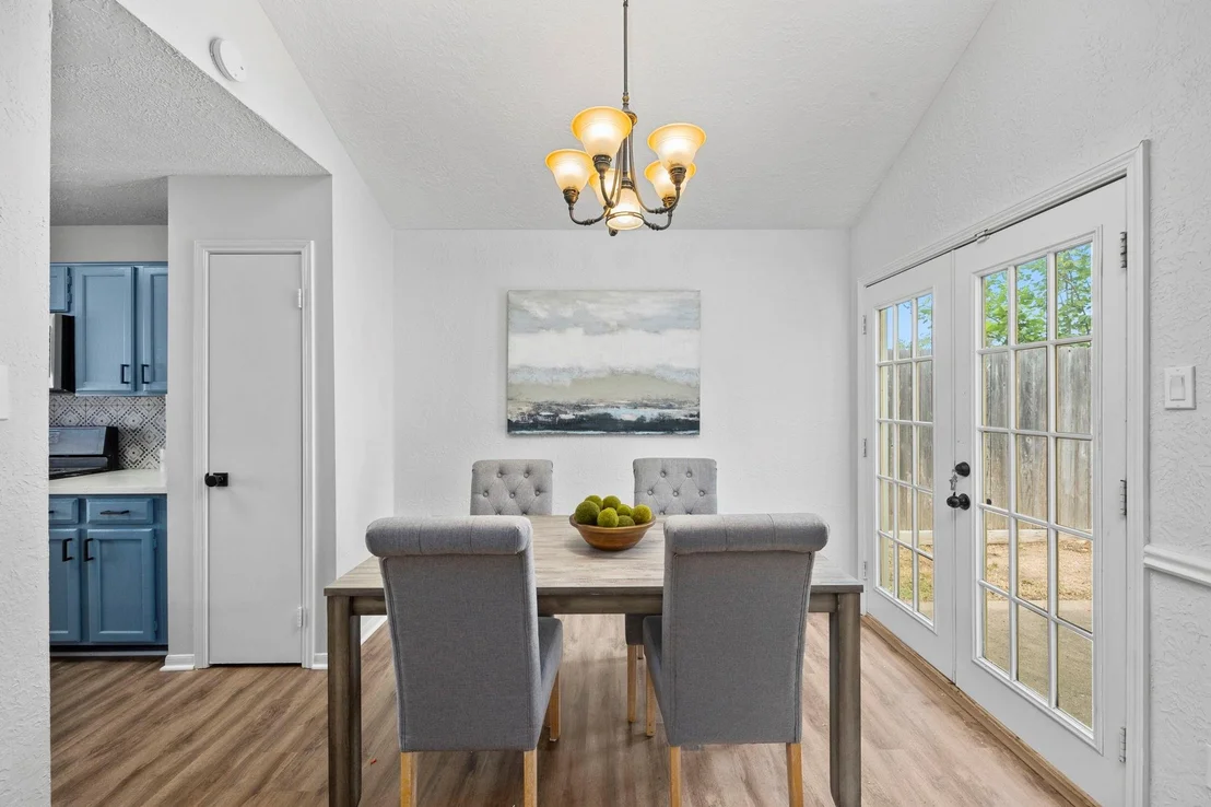 Photo of 2918 Walnut Springs Drive