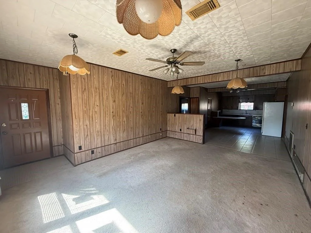 Photo of 1229 E State Highway 63