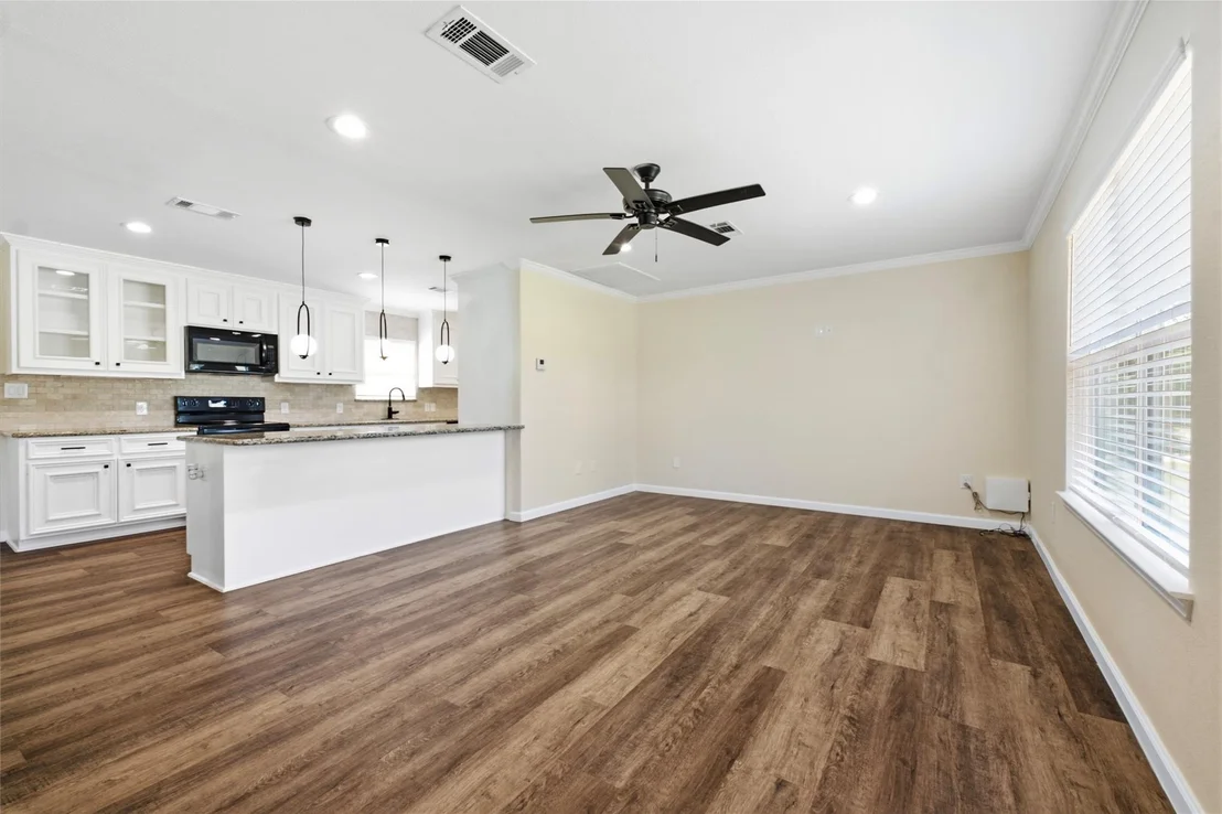 Photo of 340 Oak Ridge Drive