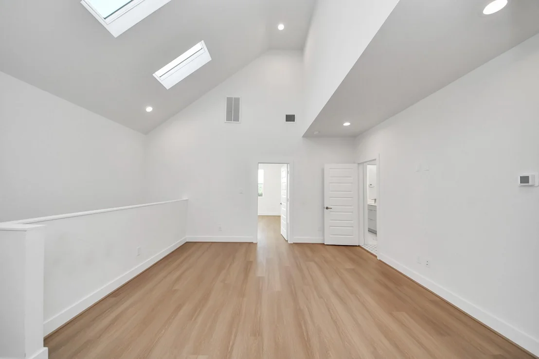 Photo of 2106 Diagonal Lane