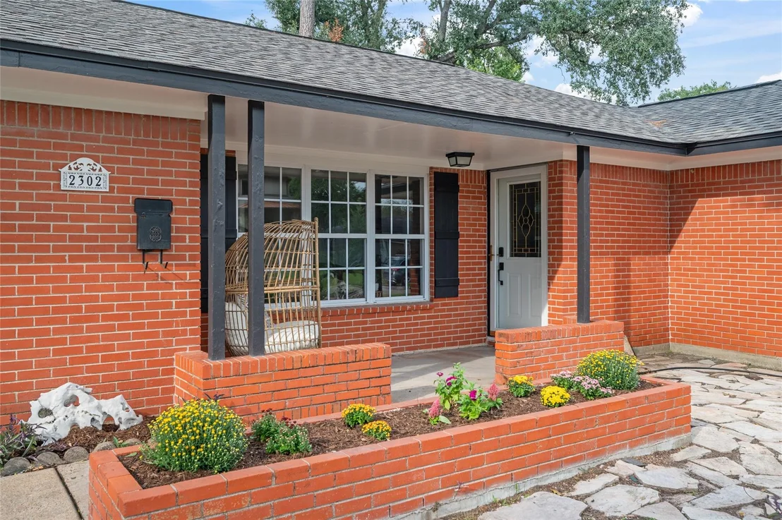 Photo of 2302 Hewitt Drive