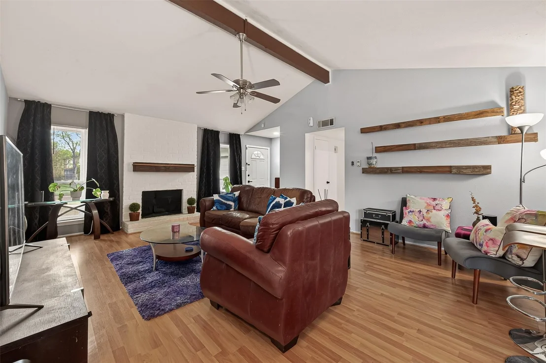 Photo of 10014 Walnut Glen Drive