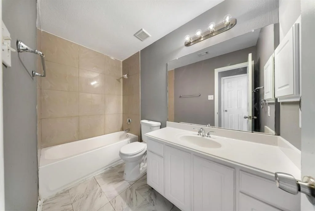 Photo of 17519 Canton Forest Lane