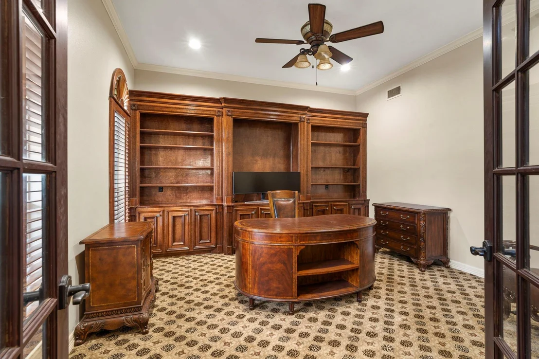 Photo of 8214 Forest Gate Drive