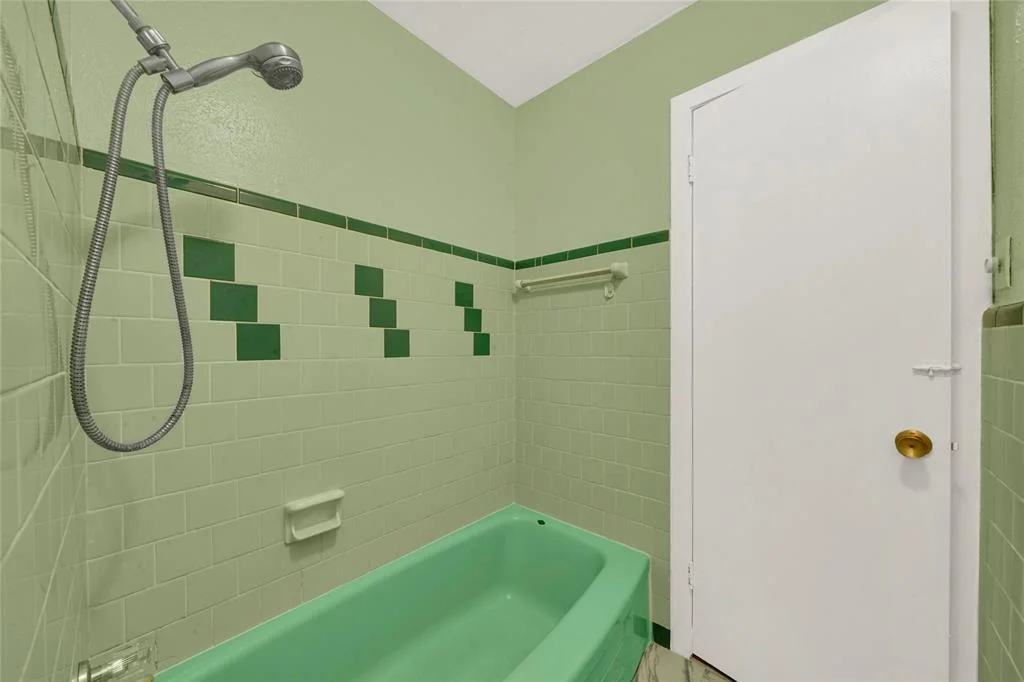 Photo of 2202 Walnut Lane