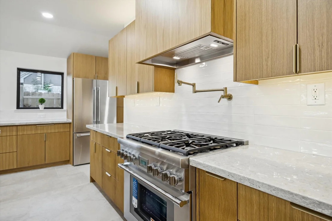 Photo of 1423 Mapleton Drive