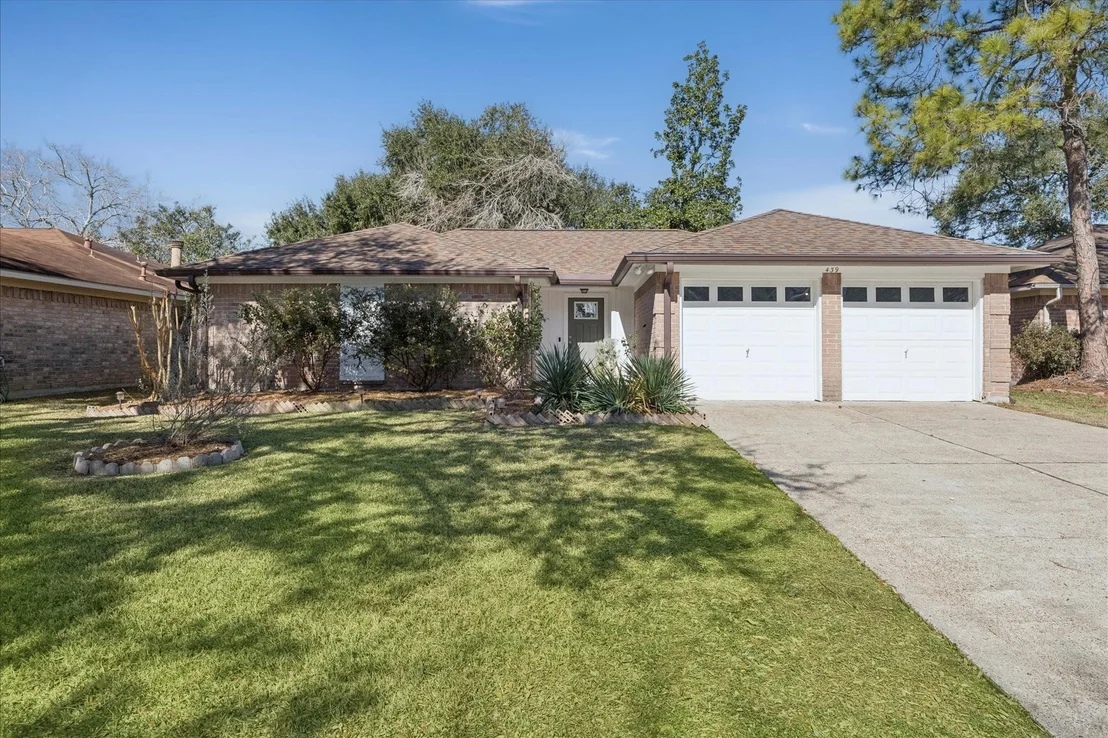 Photo of 439 Reseda Drive