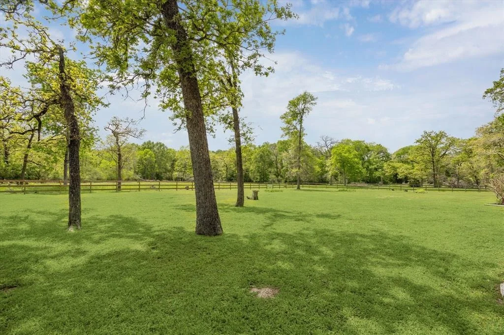 Photo of 575 Oak Meadow Road