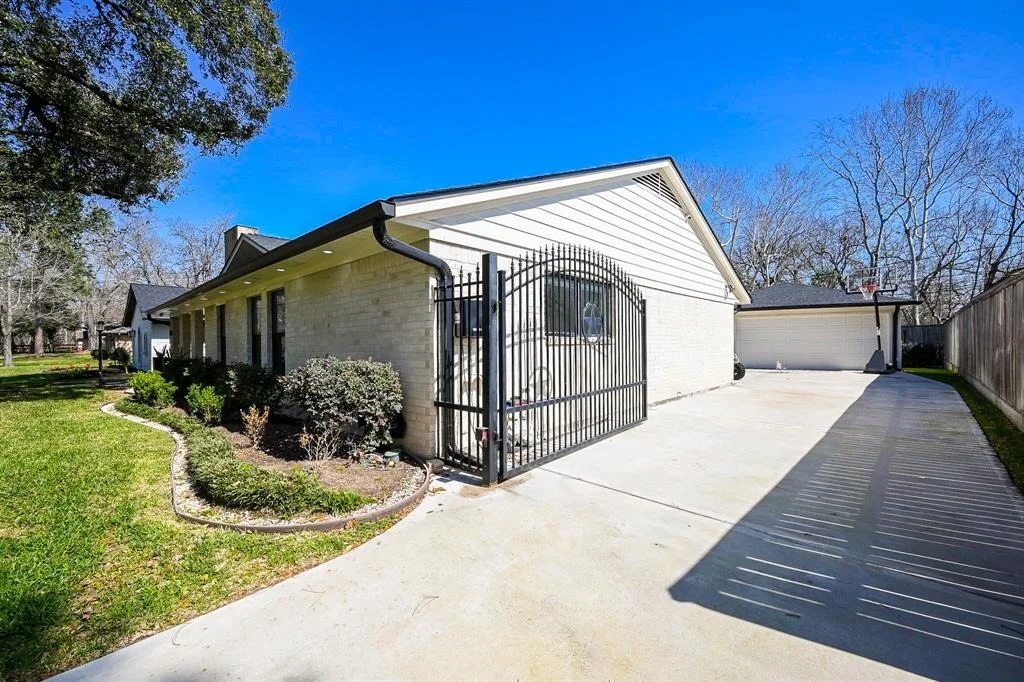 Photo of 203 Blue Willow Drive