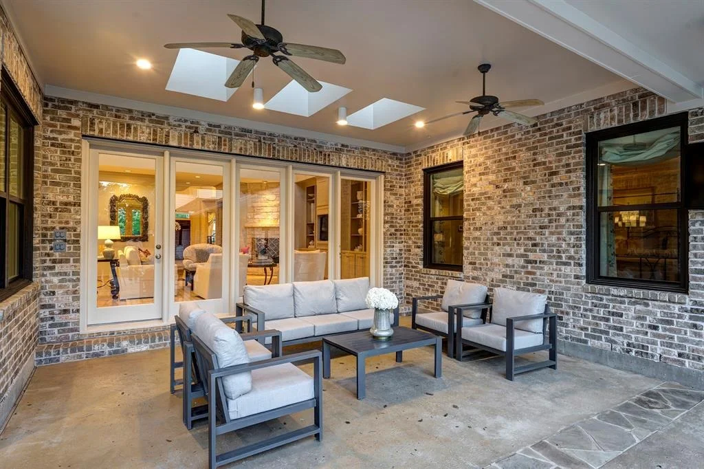 Photo of 702 Mulberry Lane