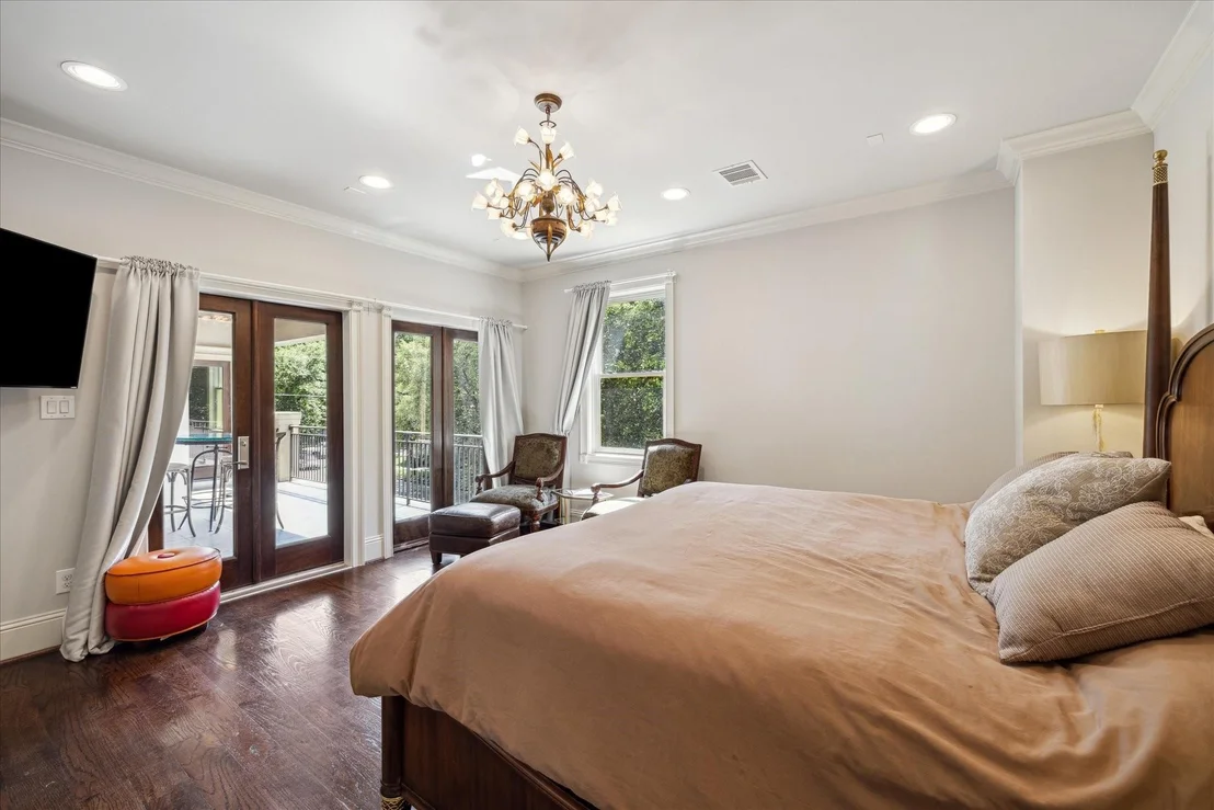 Photo of 2247 Bartlett Street