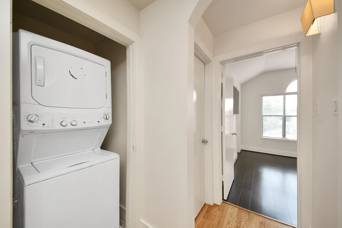 Photo of Unit 205 at 5941 South Loop E