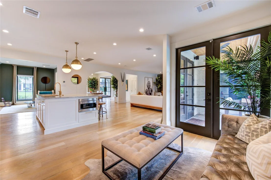 Photo of 1002 Daria Drive