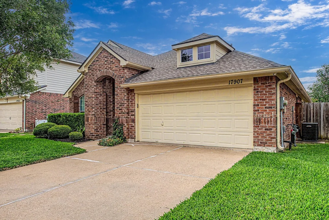 Photo of 17907 Treemont Landing