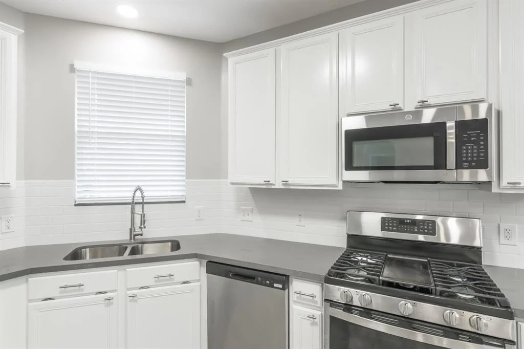 Photo of 3143 W Hampton Drive