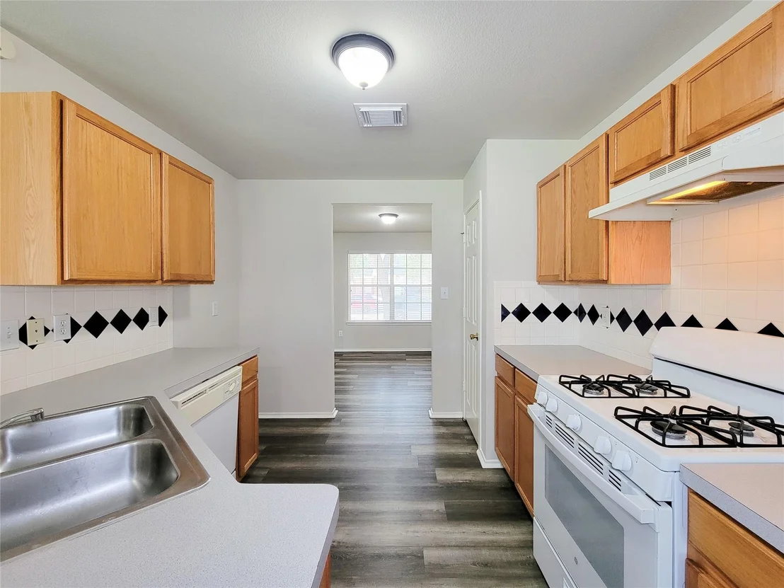Photo of 5746 Roehampton Court