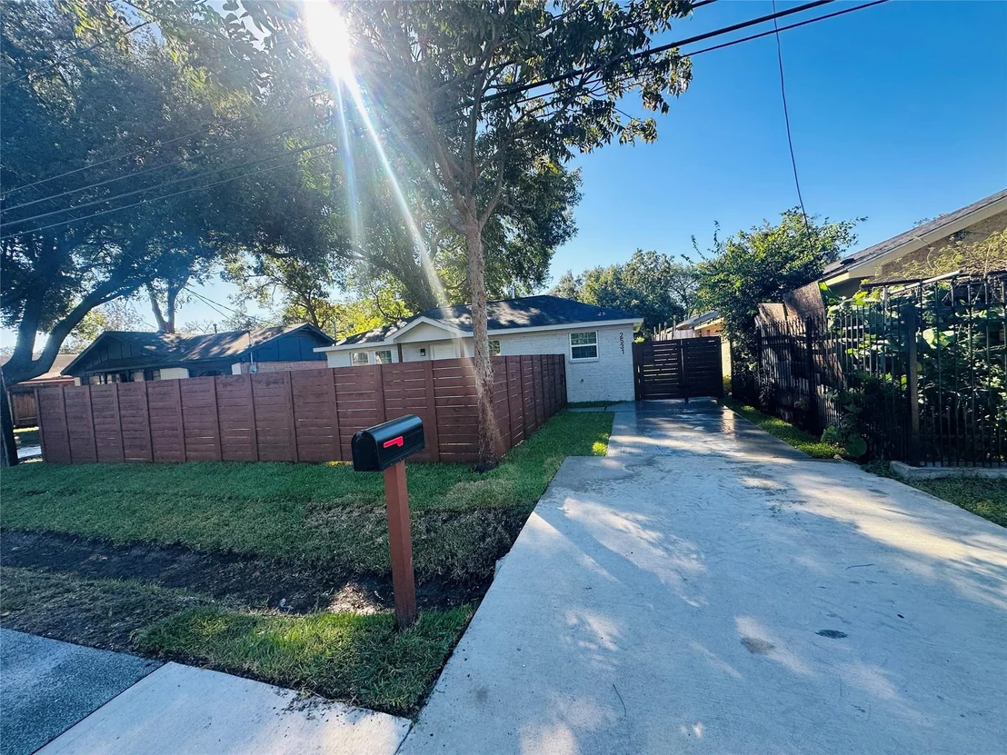 Photo of 2531 Walcott Lane