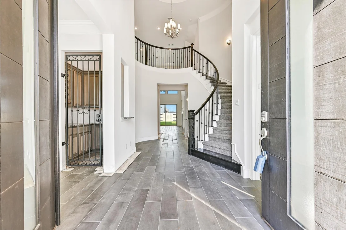 Photo of 4902 Grapevine Lane