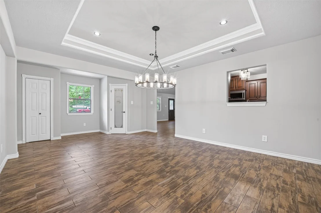 Photo of 1007 W Cedar River Road