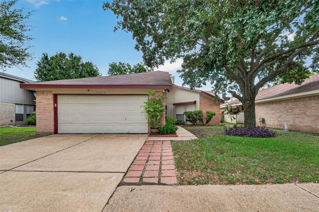 Photo of 17519 Davenway Drive