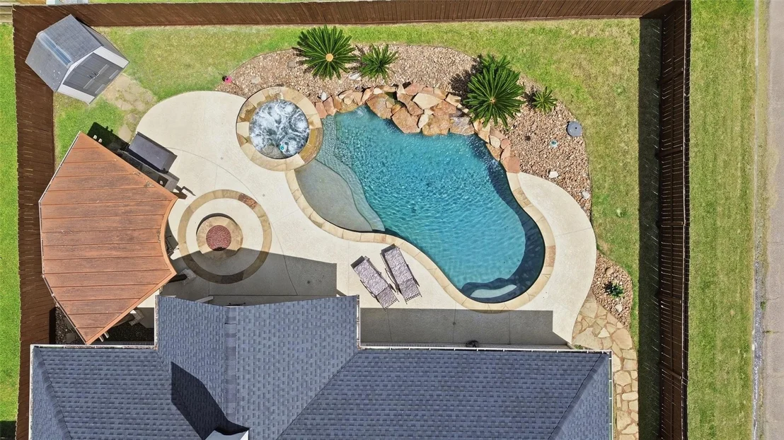 Photo of 17412 Waterview Drive