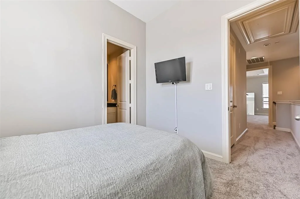 Photo of 2425 Polk Street