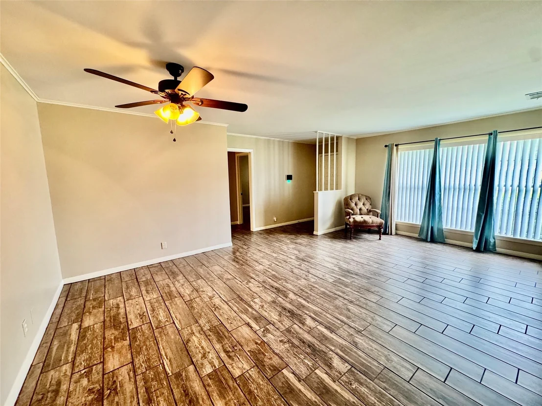 Photo of 5050 Swallow Drive