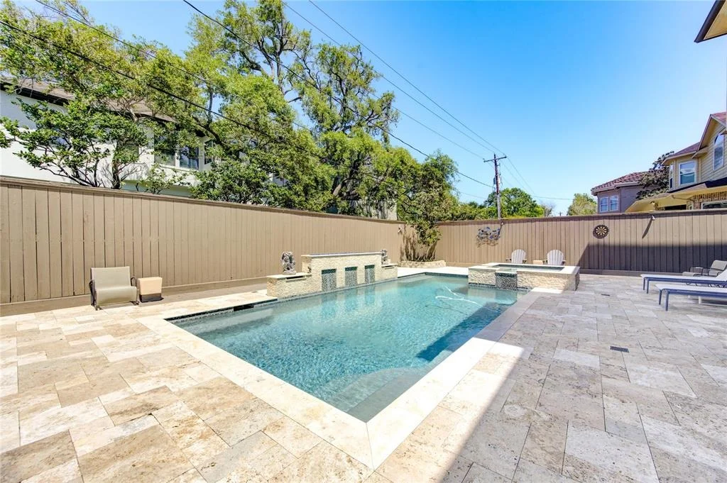 Photo of 4532 Maple Street