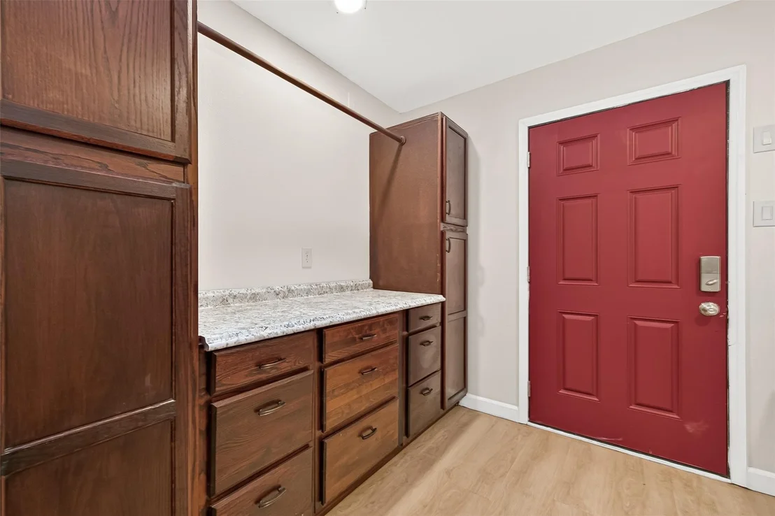 Photo of 2012 White Oak Drive