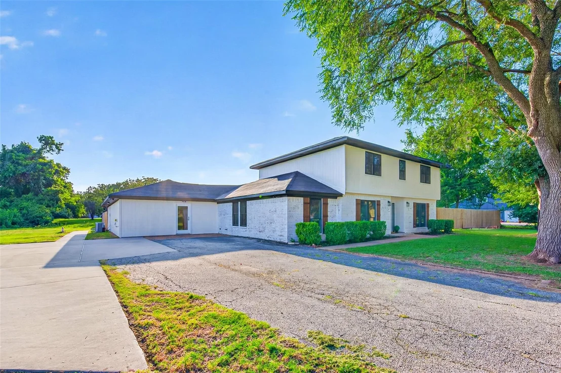 Photo of 3811 Empress Lane