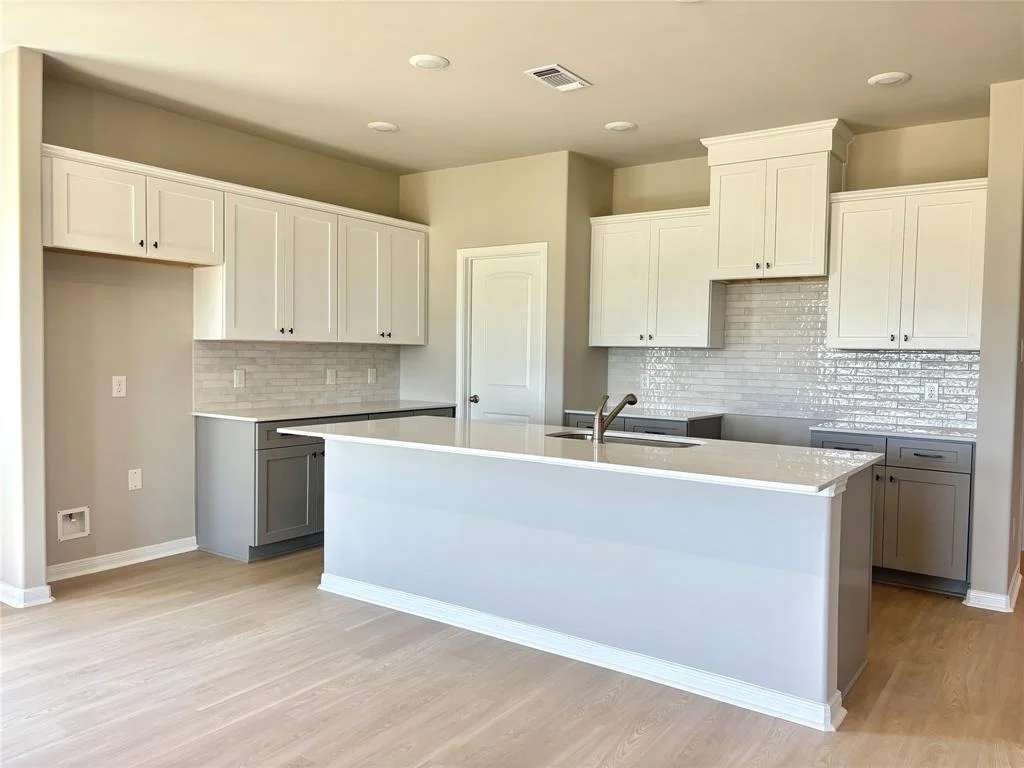 Photo of 607 W Bayshore Drive