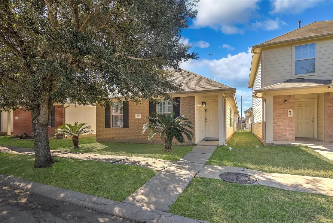 Photo of 6445 Mountain Pines Lane