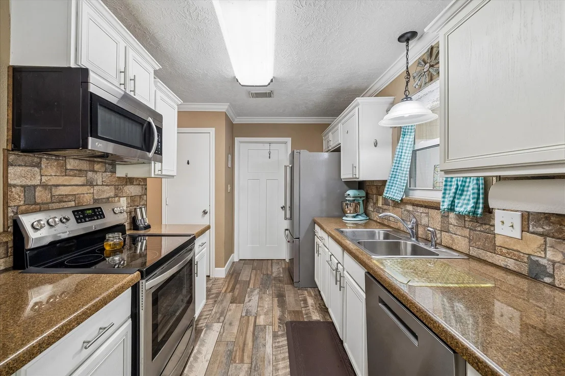 Photo of 641 County Road 404