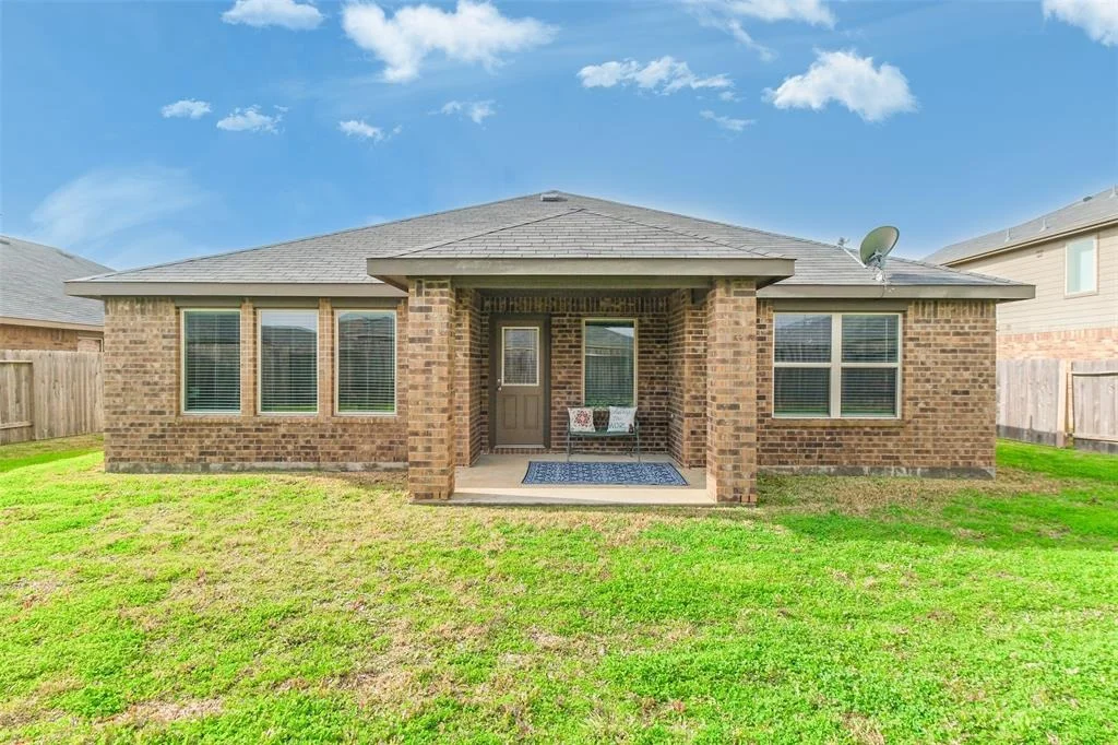 Photo of 9219 Hemlock Drive