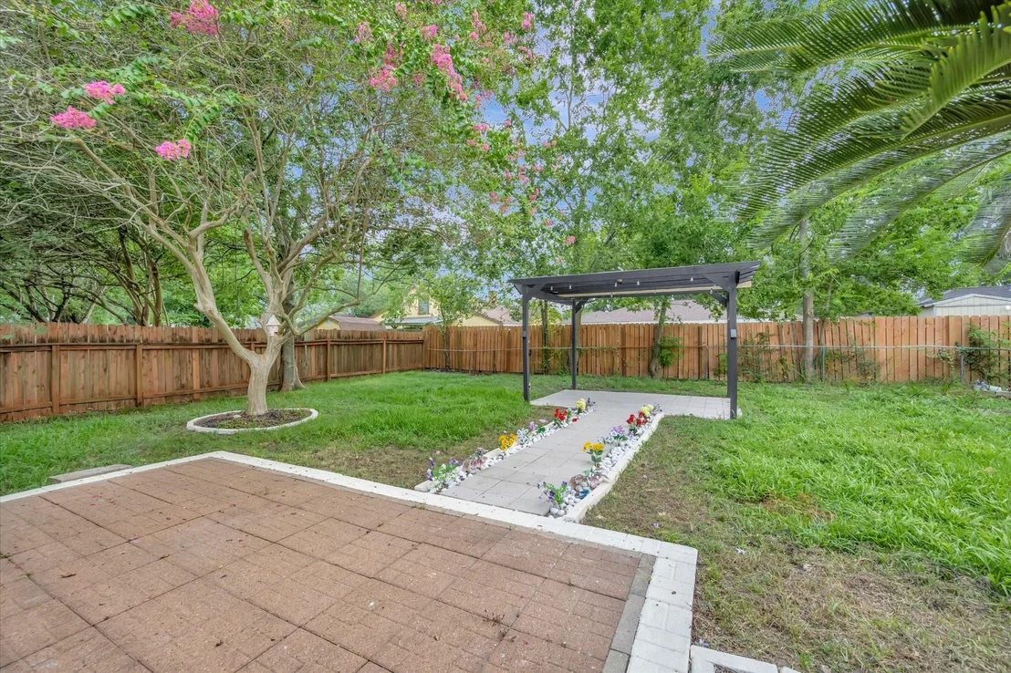 Photo of 910 Beachcomber Lane