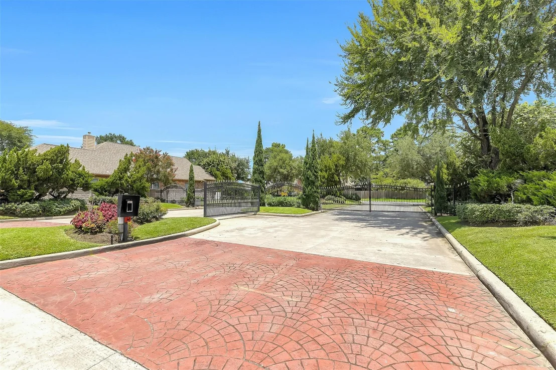 Photo of 14906 Windsor Manor